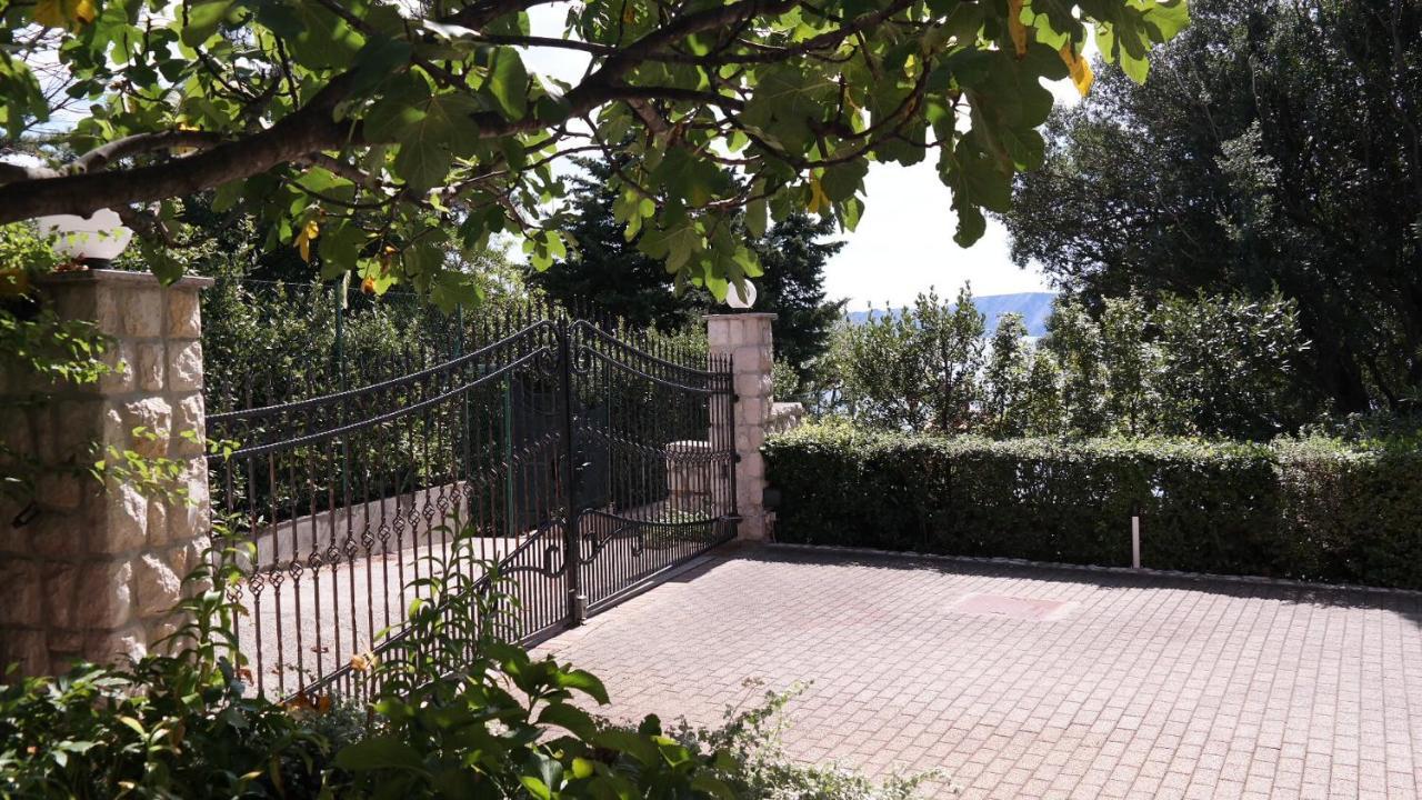 Apartmani Lili Новий Винодольський Екстер'єр фото