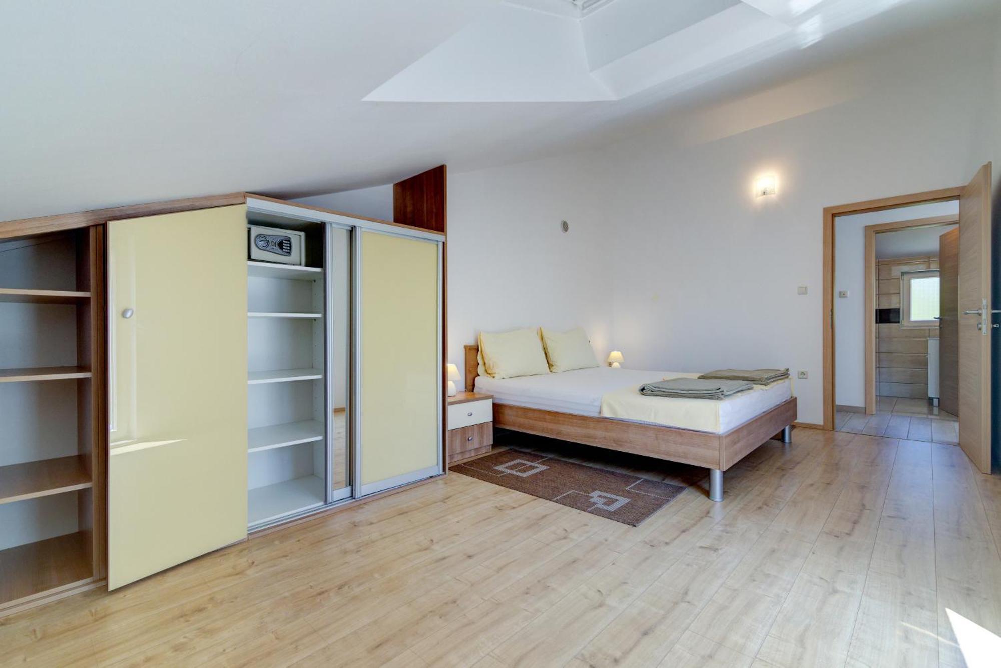 Apartmani Lili Новий Винодольський Екстер'єр фото