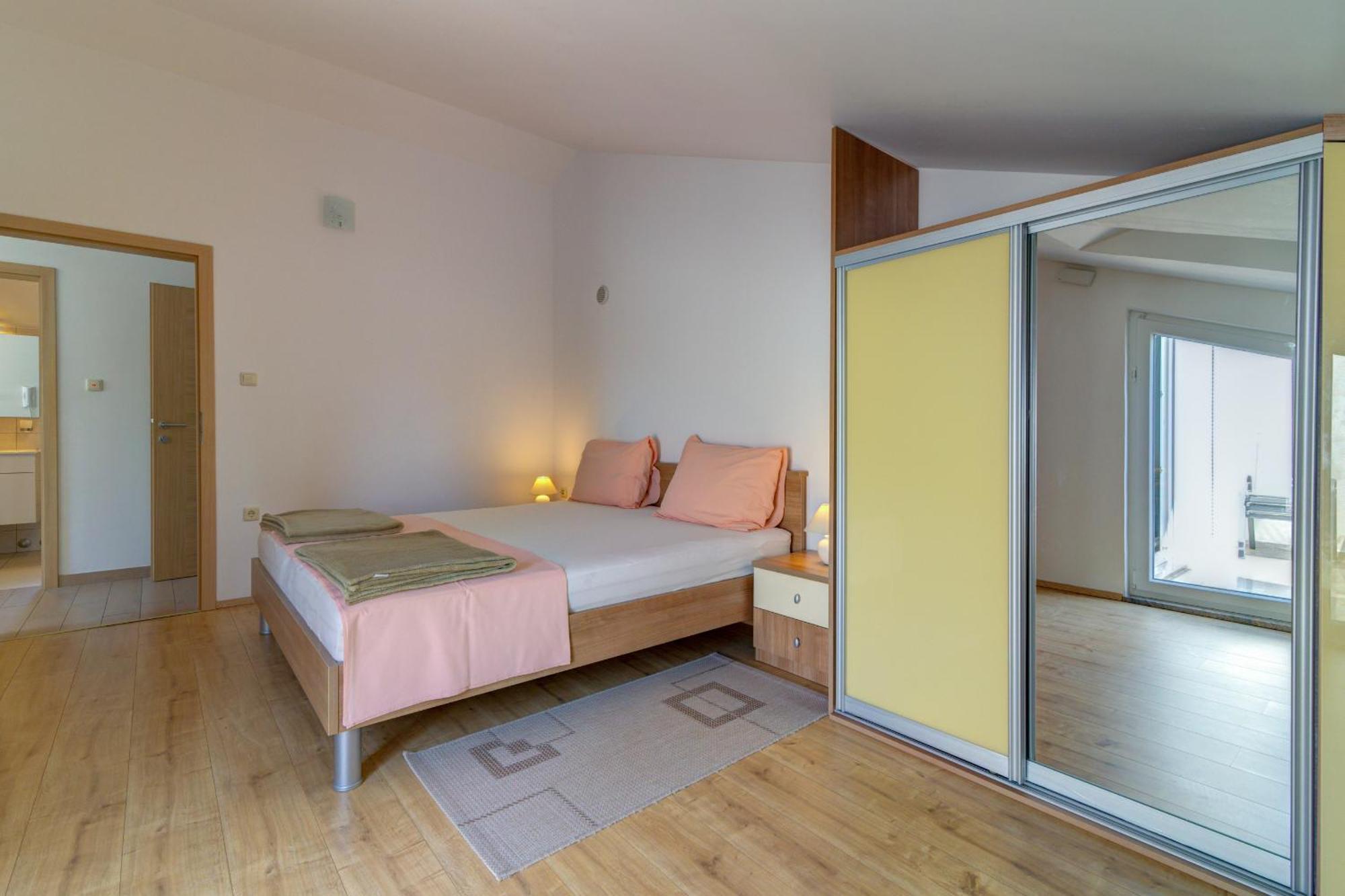 Apartmani Lili Новий Винодольський Екстер'єр фото