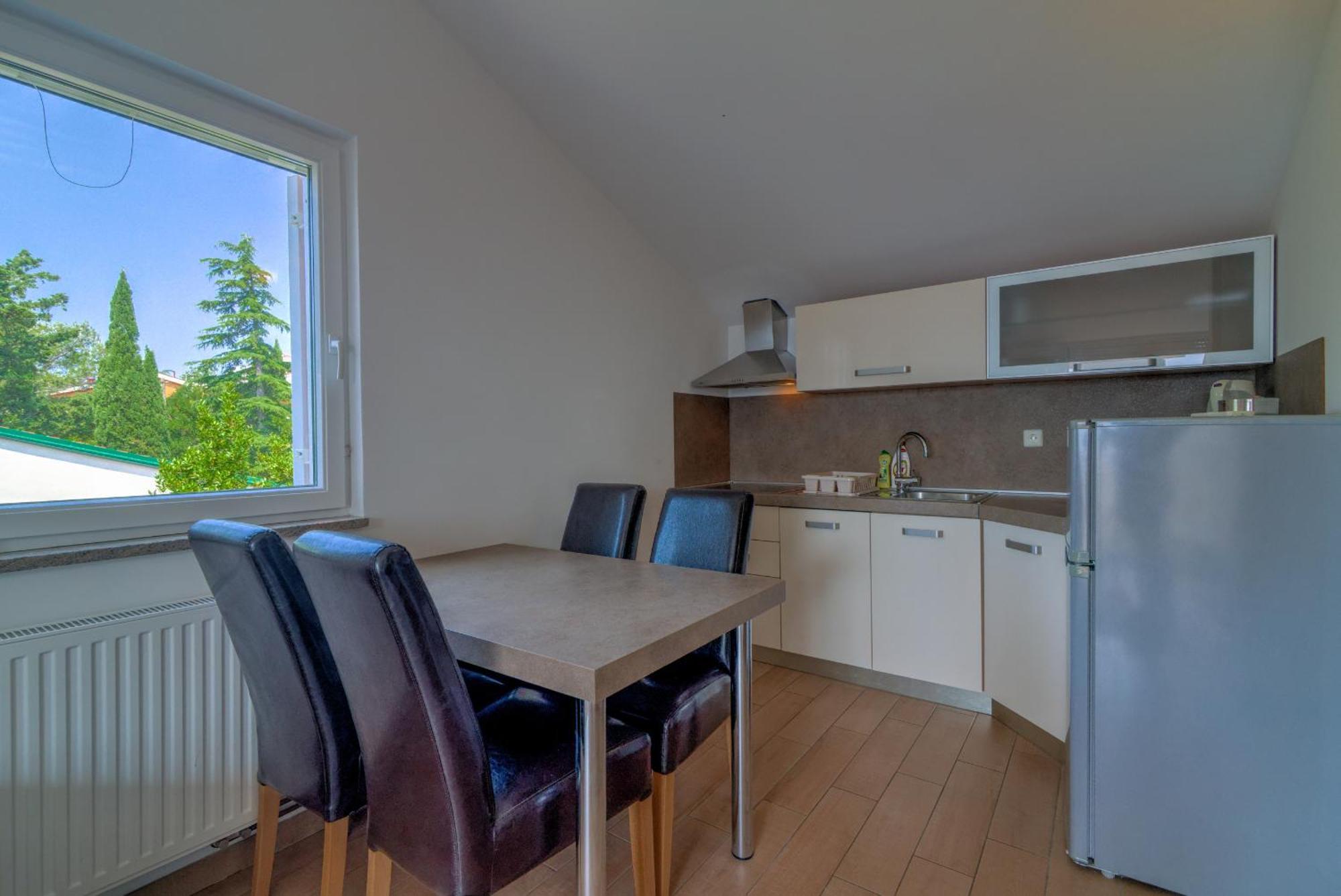 Apartmani Lili Новий Винодольський Екстер'єр фото