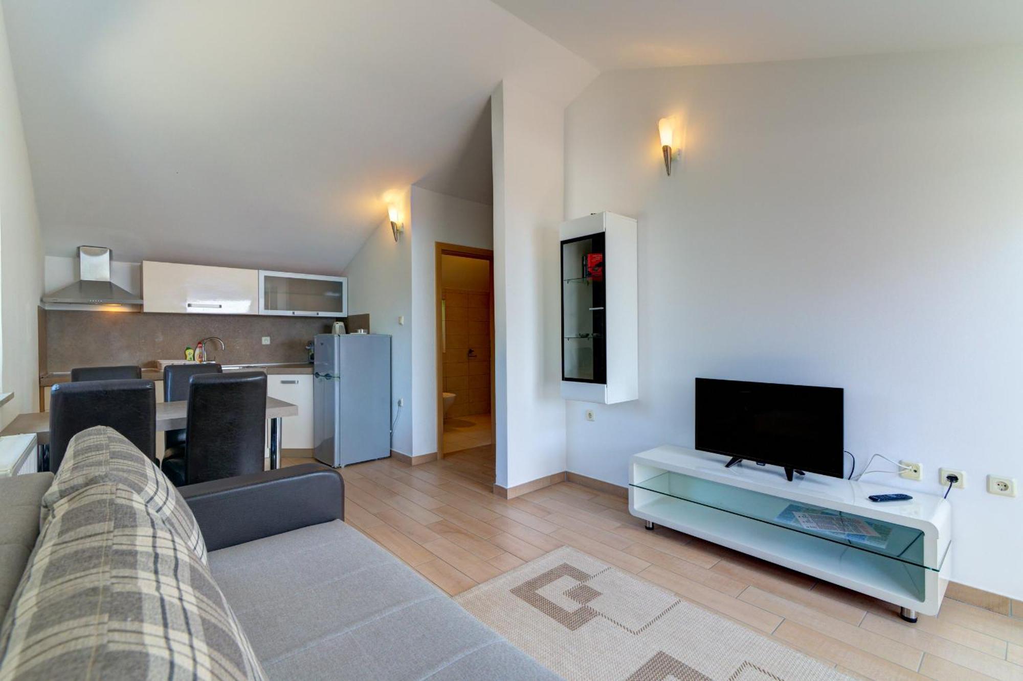 Apartmani Lili Новий Винодольський Екстер'єр фото