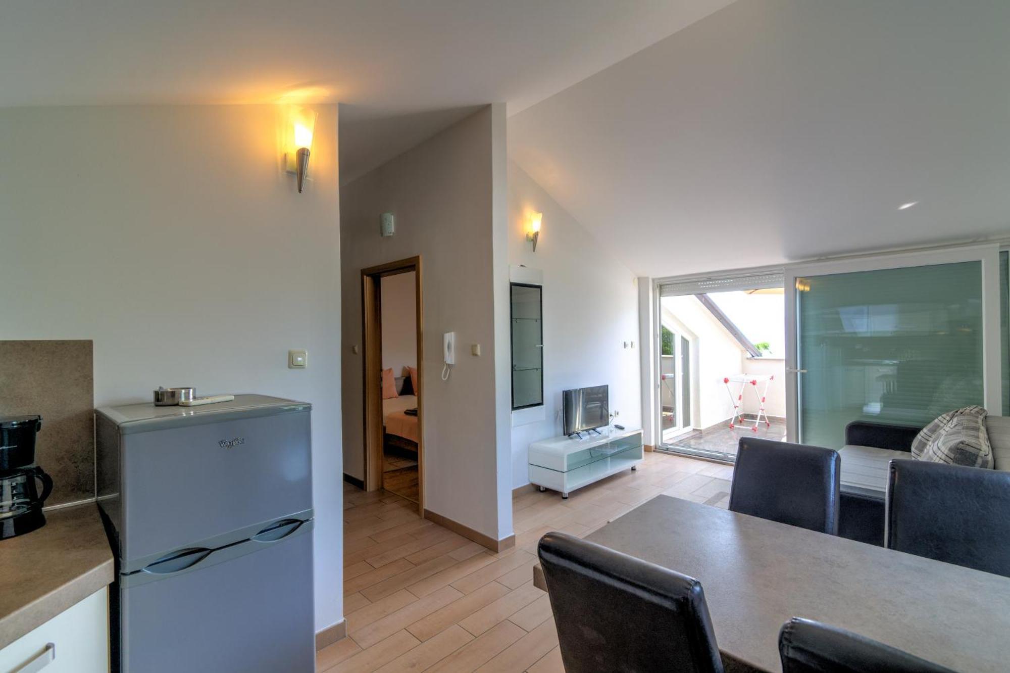 Apartmani Lili Новий Винодольський Екстер'єр фото