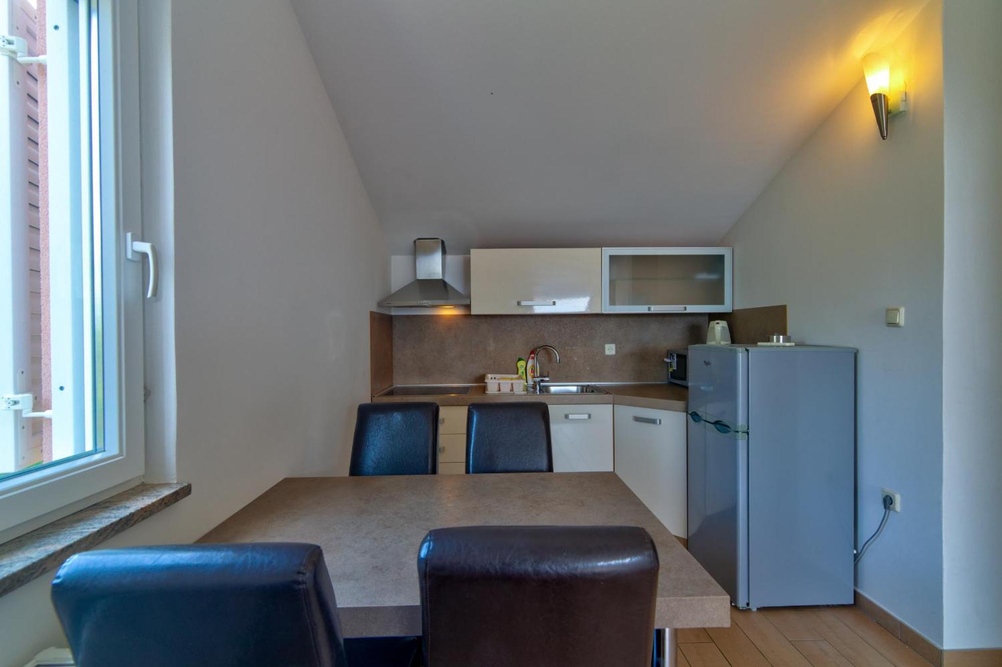 Apartmani Lili Новий Винодольський Екстер'єр фото